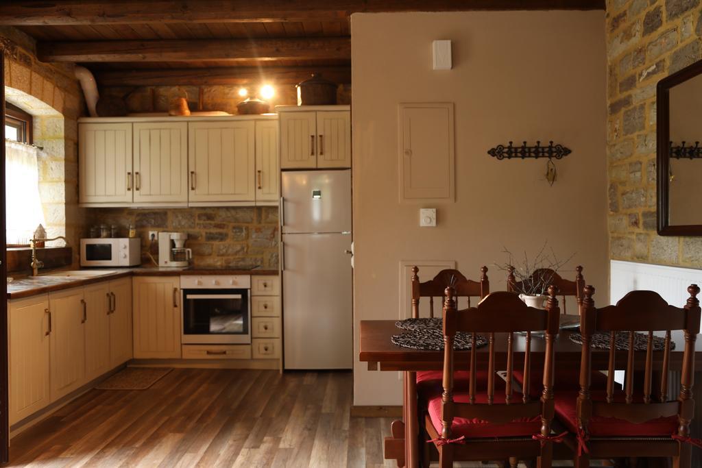 Guesthouse Amalia Kalesménon Extérieur photo